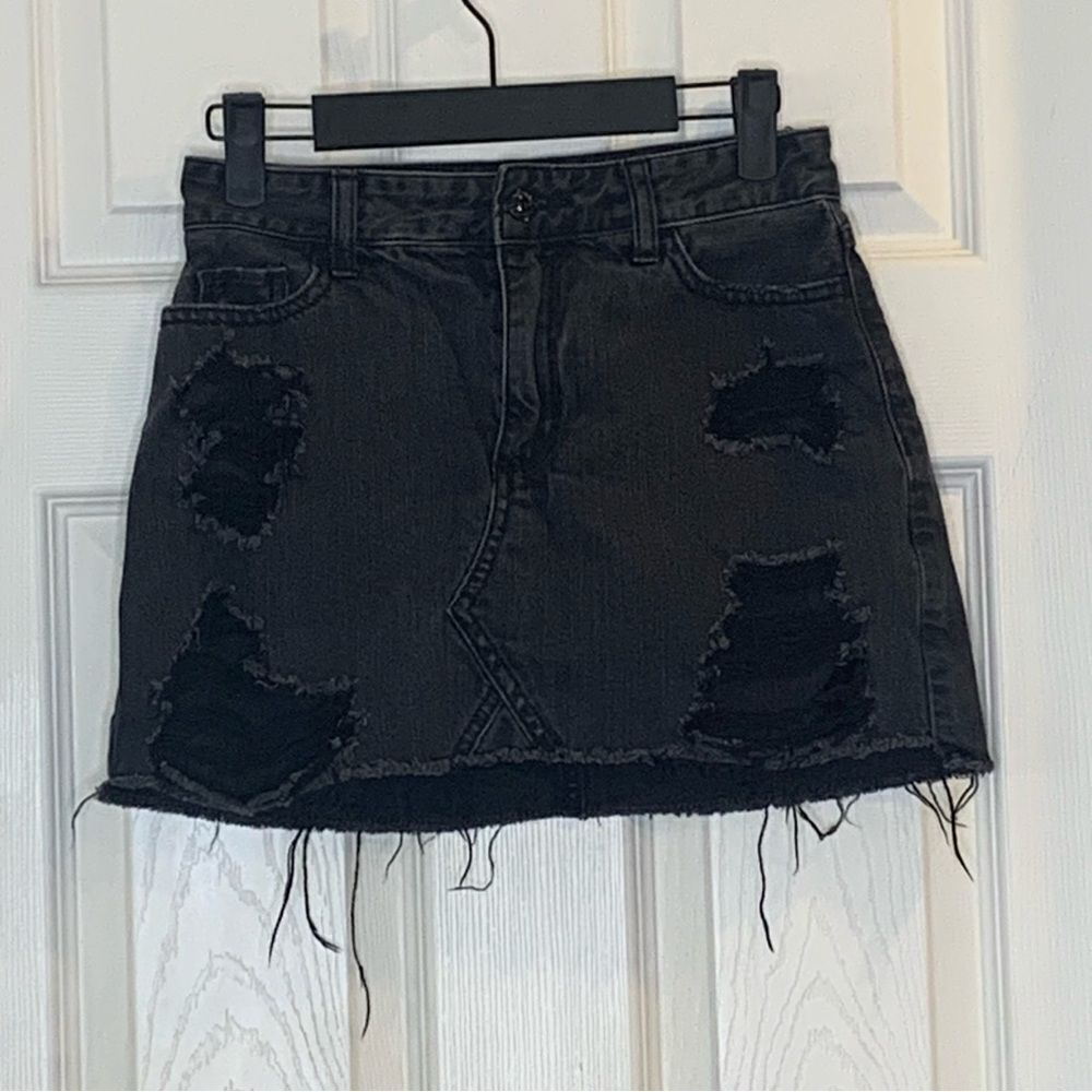 Hollister Distressed Black High Rise Mini Skirt Size 25/1 Raw Hem